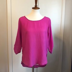 M pink quarter length top